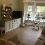 West View, Lakeside, Newby Bridge, 2 Mins Walk To Windermere, Delightful With Hot Tub 펜션 울버스톤