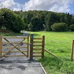 West View, Lakeside, Newby Bridge, 2 Mins Walk To Windermere, Delightful With Hot Tub Дом отдыха