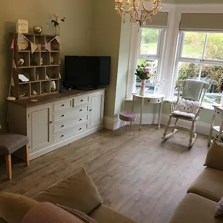 West View, Lakeside, Newby Bridge, 2 Mins Walk To Windermere, Delightful With Hot Tub Prázdninový dům Ulverston