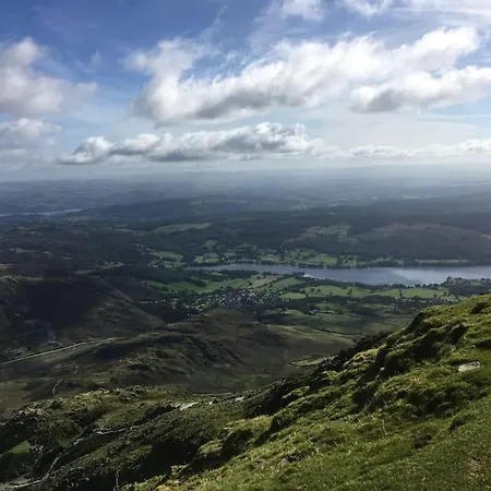 Prázdninový dům West View, Lakeside, Newby Bridge, 2 Mins Walk To Windermere, Delightful With Hot Tub